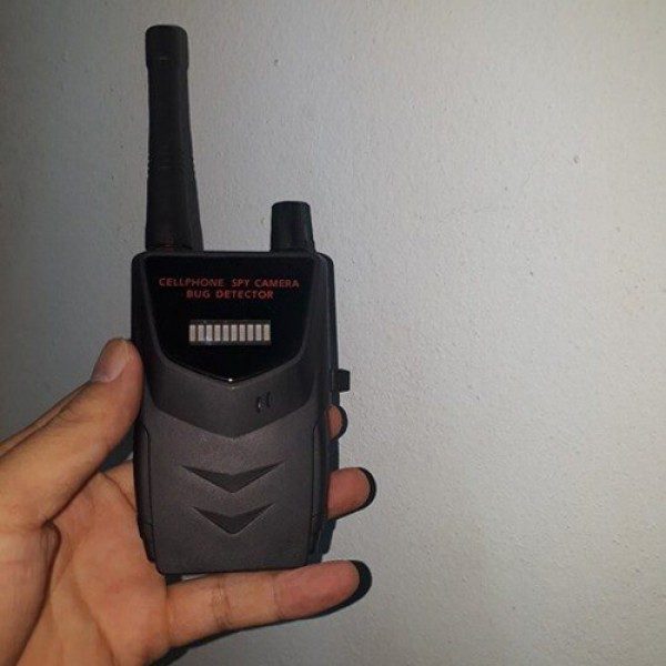 máy phát hiện camera định vị giá rẻ